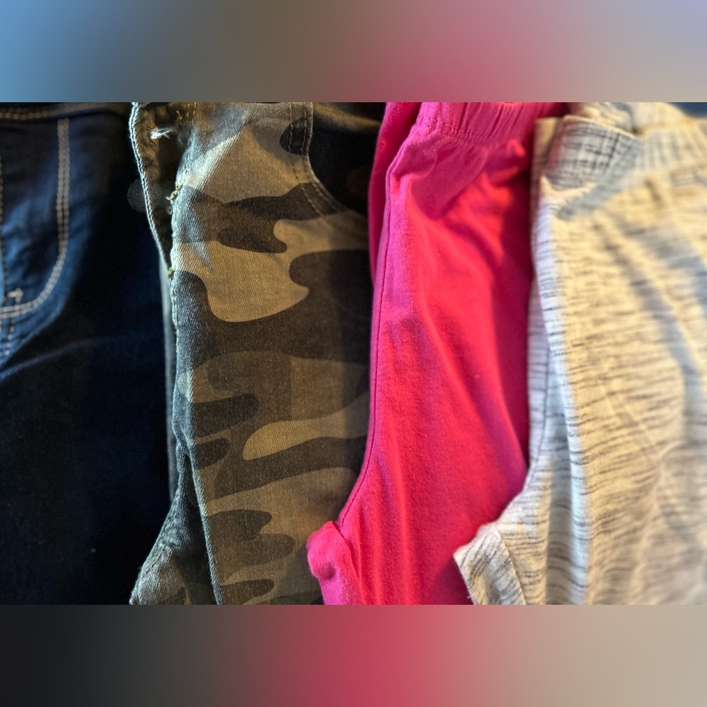 4 Pairs of Girls Size Large (10-12) Leggings
